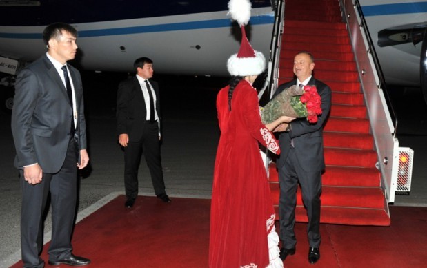 İlham Əliyev Qazaxıstana getdi - FOTOLAR